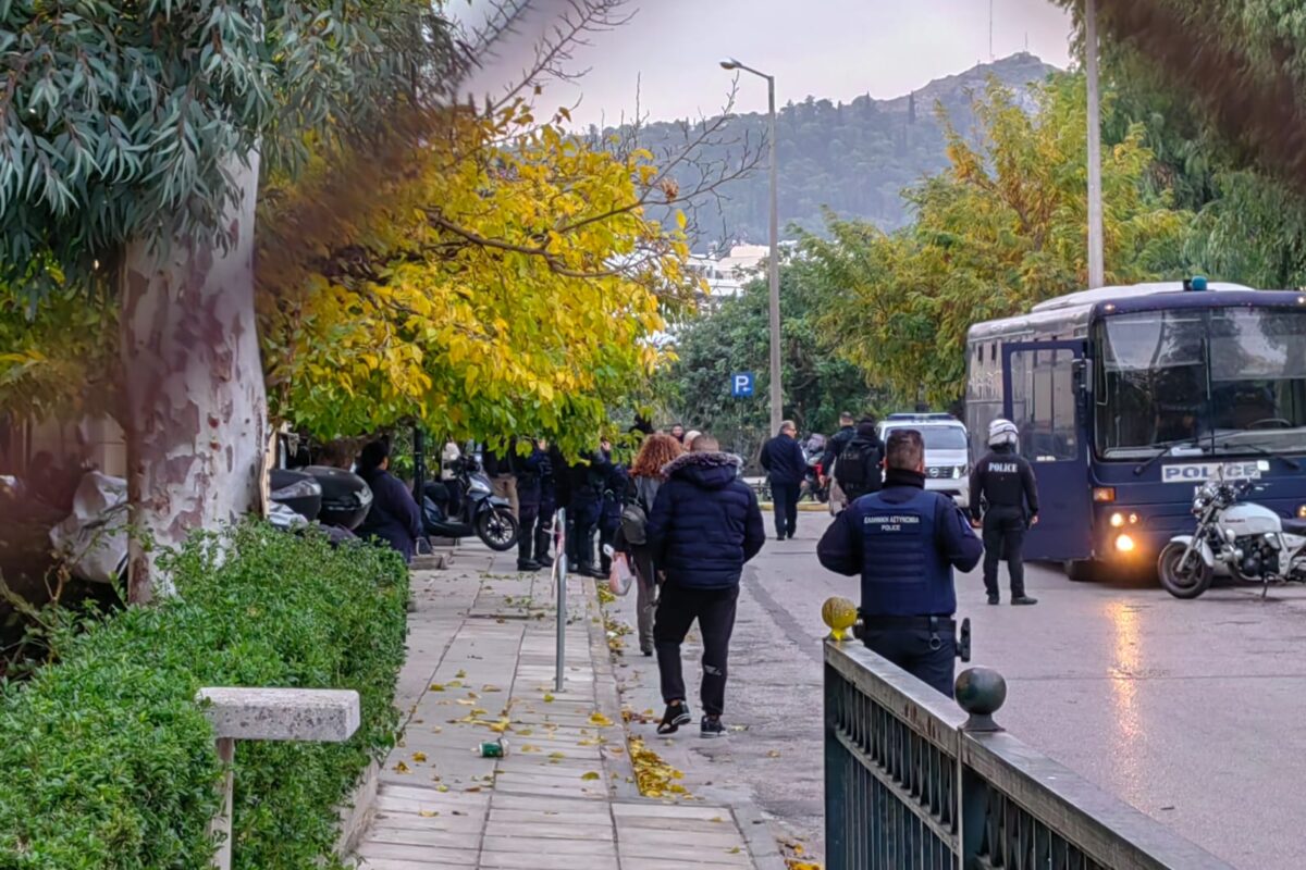 FOTO VIDEO N1 U Ateni Pritvoreni BBB I Pod Jakom Policijskom Pratnjom