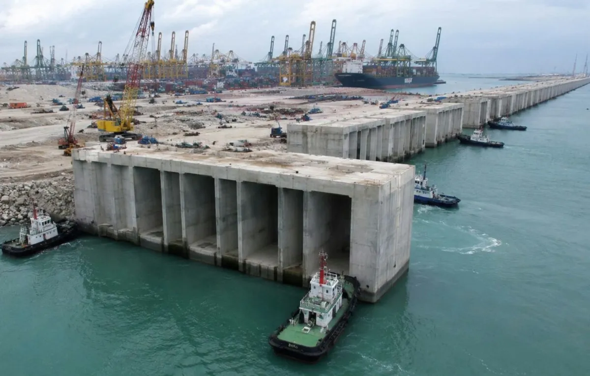 Gigantski betonski blokovi, viši od deseterokatnice, u Medir+teranu, za dolazak megabrodova od 400 metara
