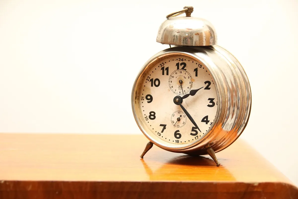 Ne zaboravite pomaknuti sat, u noći na nedjelju počinje ljetno računanje vremena