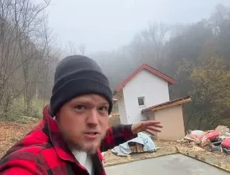 Svi su se čudili kada je popularni Amerikanac kupio zapuštenu kuću za 5.000 eura, a evo kako izgleda danas