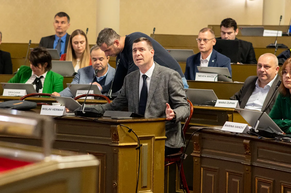 Zagrebačka oporba žestoko napala Tomaševića i Možemo zbog "Za dom spremni"