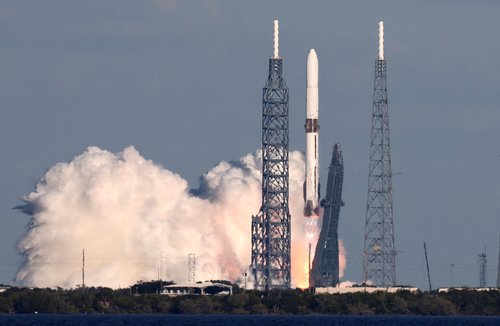 A Blue Origin New Glenn rocket launches on NASA's EscaPADE mission, which is carrying two satellites to orbit Mars, from the Cape Canaveral Space Force Station in Cape Canaveral, Florida, U.S., November 13, 2025. REUTERS/Joe Skipper