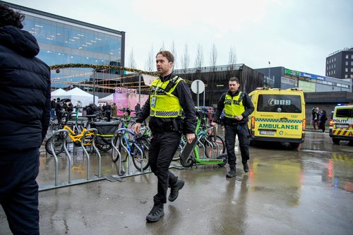 Police are present at Storo Storsenter after a report of a shooting inside the center, in Oslo, Norway December 8, 2025. ATTENTION EDITORS - THIS IMAGE WAS PROVIDED BY A THIRD PARTY. NORWAY OUT. NO COMMERCIAL OR EDITORIAL SALES IN NORWAY.