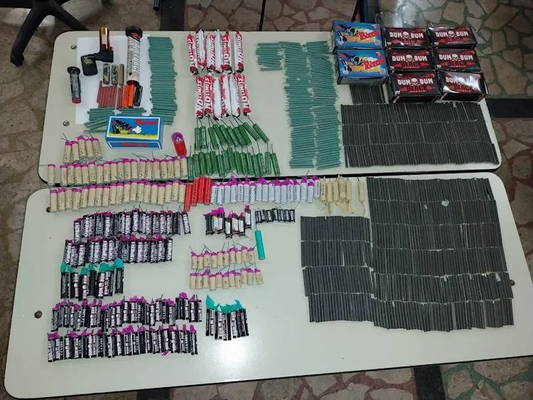 FOTO / Kod dvojice maloljetnika u Zagrebu pronađeno gotovo tisuću komada zabranjene pirotehnike