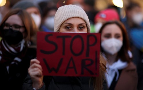 Anti-war protest in front of the Russian embassy in Berlin