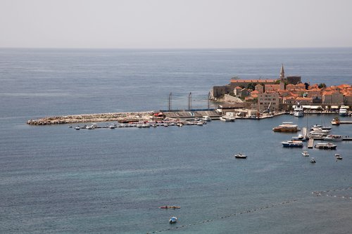 Montenegro became a safe haven for Russians and Ukrainians fleeing the war