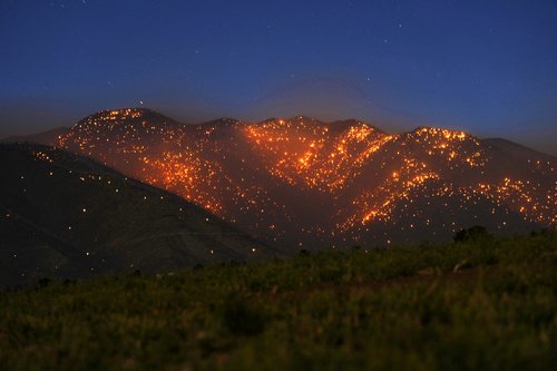 The Pipeline Fire burns north of Flagstaff, Arizona
