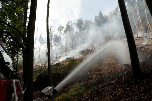 Wildfire continues to burn in Hrensko