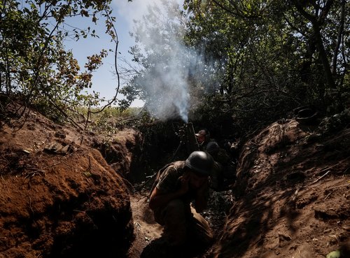 ukrajinska vojska, ukrajinski vojnici, rov, invazija