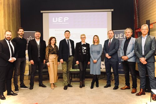 2f3ffaf7-7bb9-47f6-ba4b-2d916ca50141