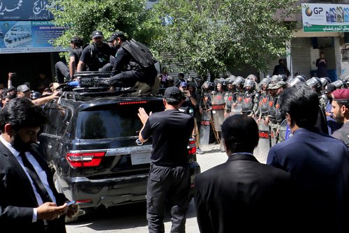 Imran Khan, Pakistan, Islambad, uhićenje, paravojne snage