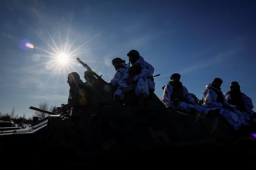 Ukrainian servicemen attend military exercises in Zhytomyr region