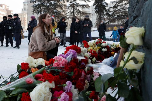 People gather to honour the memory of Alexei Navalny in Moscow