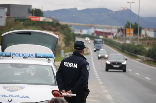 policija