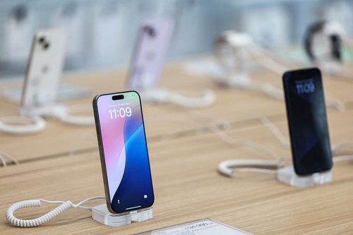 Apple iPhone 16 Pro Max is displayed in a store in Moscow