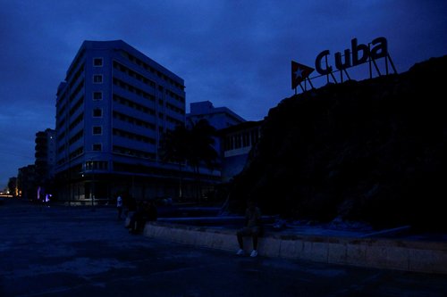Cuba hit by total blackout