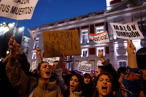 Protest against management of emergency response to the deadly floods in Madrid