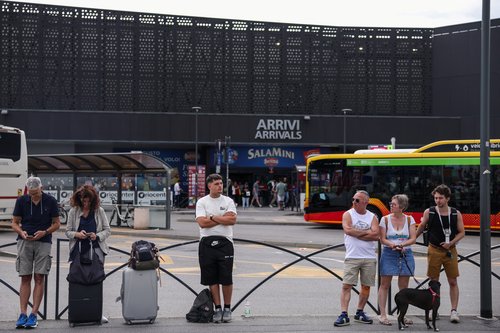 2025-07-08T134430Z_98714266_RC2DIFAFJ4AI_RTRMADP_3_ITALY-AIRPORT-DEATH