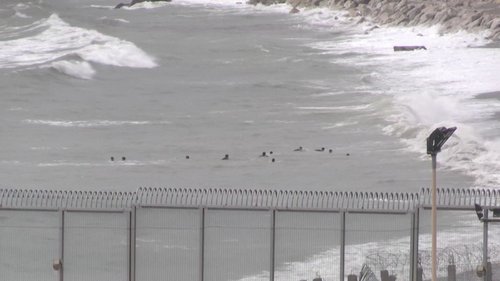 REUTERS migranti plivali od Maroka do Ceute