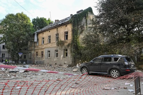 A view shows an apartment building hit by Russian drone strikes, amid Russia's attack on Ukraine, in Lviv, Ukraine August 21, 2025. REUTERS/Stringer