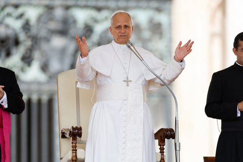 Pope Leo XIV holds a general audience in St. Peter's Square at the Vatican, September 17, 2025. REUTERS/Remo Casilli