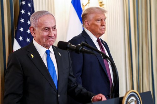 2025-09-29T191659Z_516724358_RC2V1HALS76W_RTRMADP_3_USA-TRUMP-ISRAEL.JPG