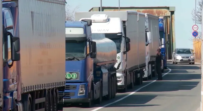 Rezultati ADAC-ovog testa: Vozači nemaju nikakve šanse preživjeti udarac u stražnji dio kamiona