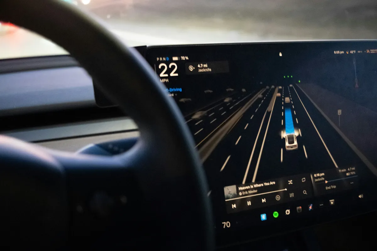 Šefovi tajnih službi upozoravaju: Tehnologija u automobilima može se koristiti za špijuniranje