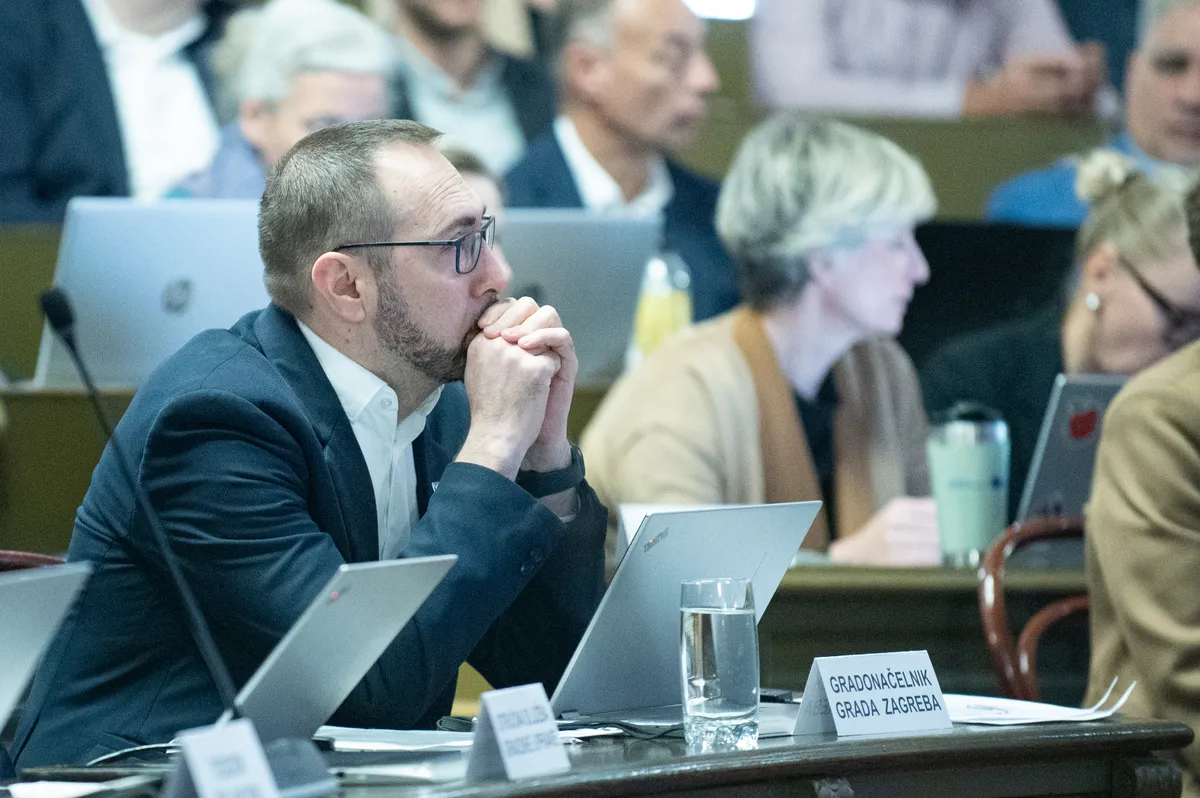 Oporba žestoko prozvala Tomaševića zbog otpada, on uzvratio: "Riječ je o organiziranom kriminalu"