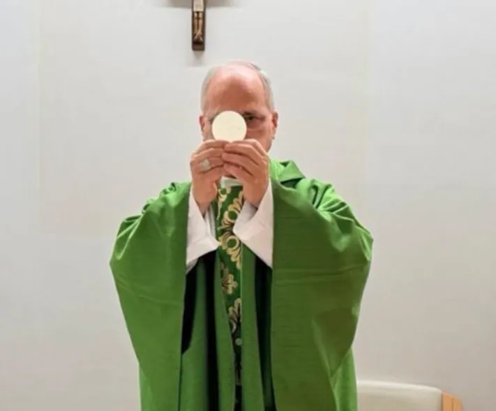 Vatikan objavio prve fotografije pape Lava XIV. nakon operacije