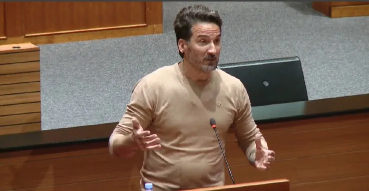 VIDEO / Pogledajte kako je Miletić izgubio živce u Saboru: "Sve ćemo politi benzinom i zapaliti!"