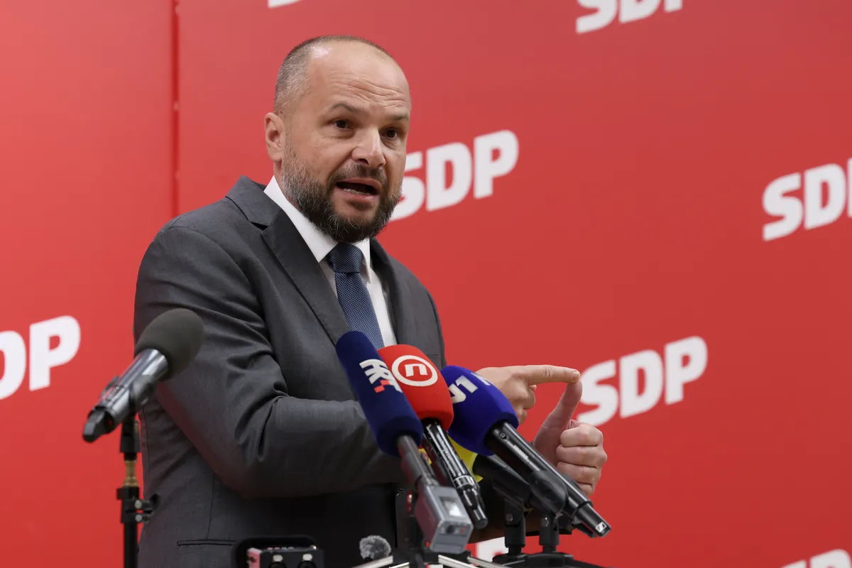 Hajdaš Dončić: "Navijački neredi odraz su društva, uvest ćemo građanski odgoj u škole"