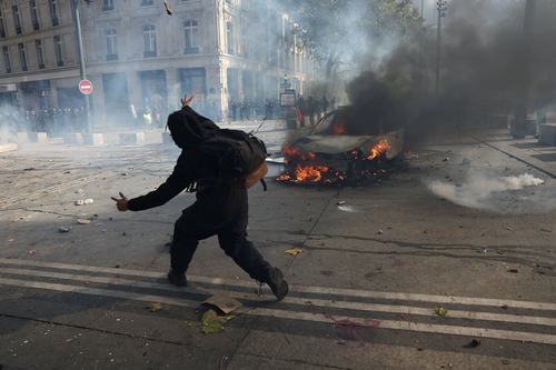 2026-10-17T134016Z_1831178294_RC215OANJ0O7_RTRMADP_3_FRANCE-PROTEST.JPG