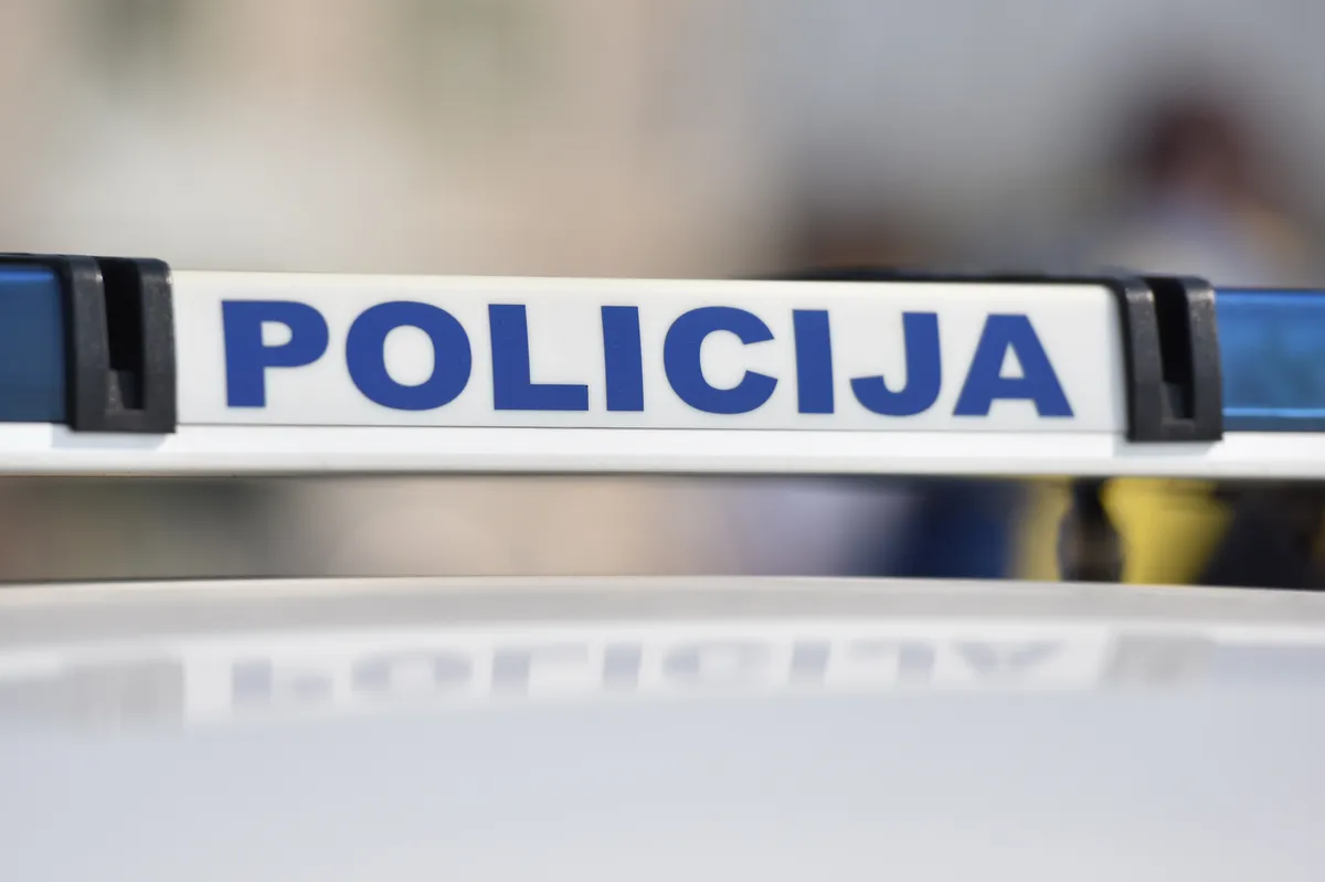 Cisternom za septičke jame dovezao fekalije pa ih ispustio na zemljište