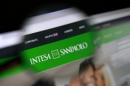 Intesa Sanpaolo logo. REUTERS/Dado Ruvic/Illustration/File Photo