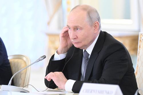 Russian President Vladimir Putin attends a meeting with Chinese Premier Li Qiang in Saint Petersburg, Russia, October 21, 2026. Sputnik/Kristina Solovyova/Pool via REUTERS ATTENTION EDITORS - THIS IMAGE WAS PROVIDED BY A THIRD PARTY.
