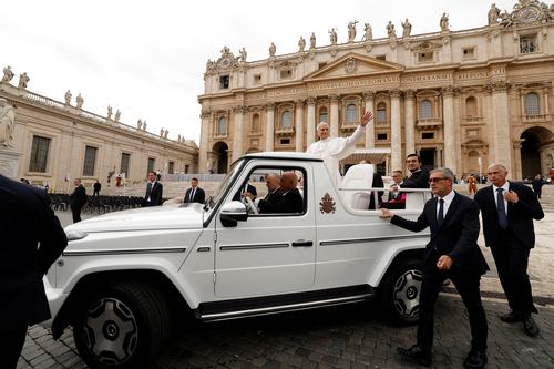 Pope Leo. REUTERS/Remo Casilli