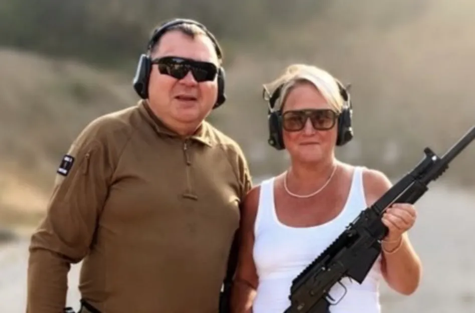 FOTO / Kći šefice Trumpova ureda fotografirala se s ministrom Republike Srpske na streljani