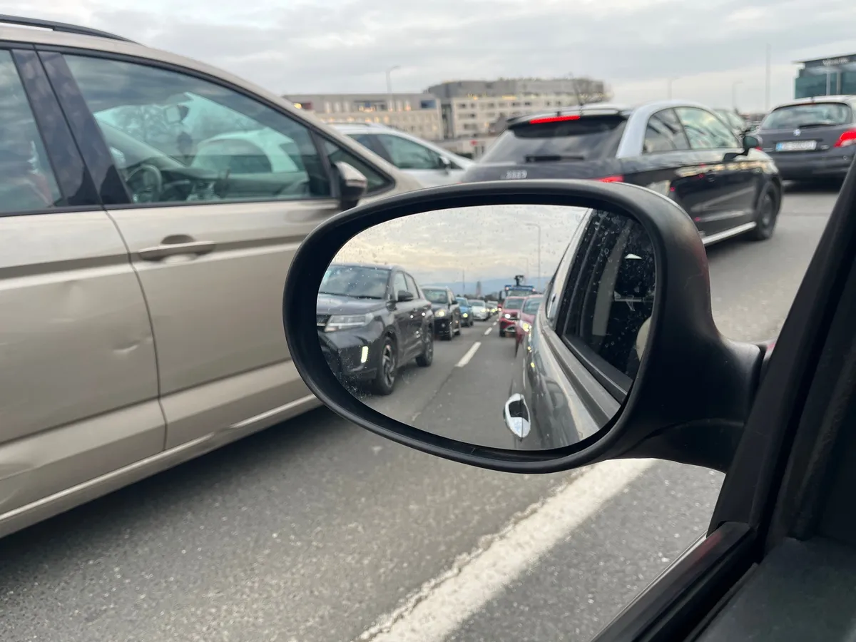 Dolaze mjere za štednju goriva, dani bez automobila, promjene cijene javnog prijevoza, rad od kuće... ?