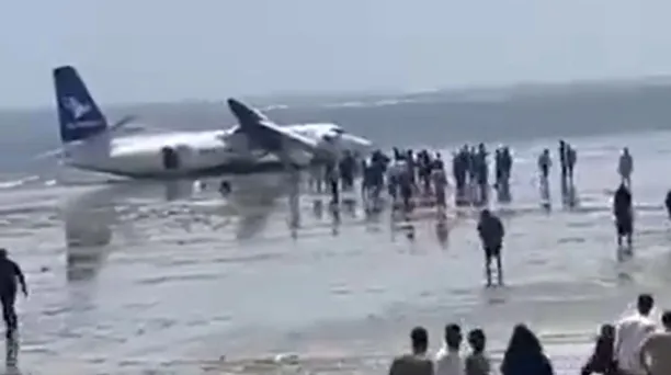 FOTO, VIDEO / Avion s 55 putnika sletio na plažu