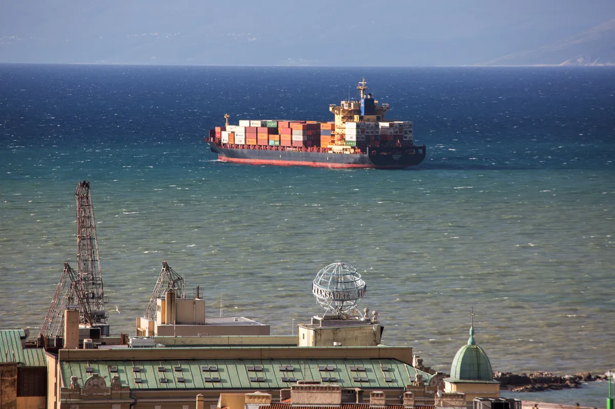 Sud zaustavio isplovljavanje tankera iz riječkog škvera. Razlog je - račun za skelu