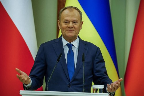 2026-02-05T140648Z_1011132319_RC2NFJACCZJA_RTRMADP_3_UKRAINE-CRISIS-ZELENSKIY-TUSK