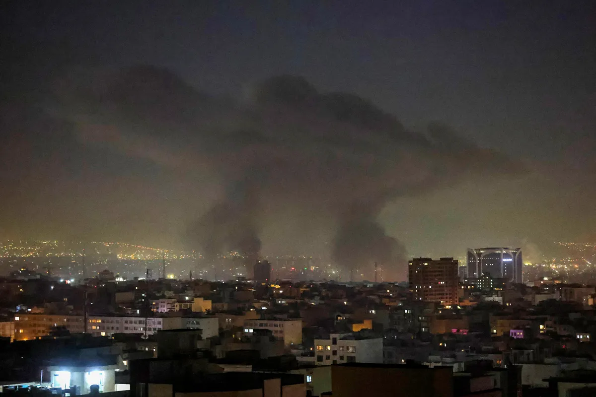 Trump naredio nove napade na Iran: Vojska potvrdila niz eksplozija u jednom dijelu zemlje