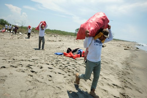 Čišćenje plastike iz oceana u Gvatemali