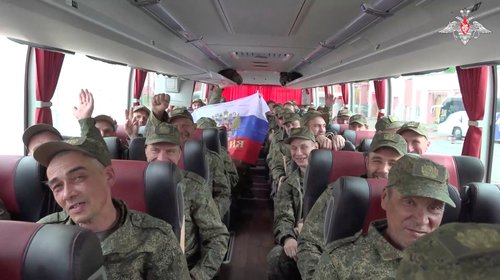 Ruski vojnici nakon izmjene zatvorenika s Ukrajinom