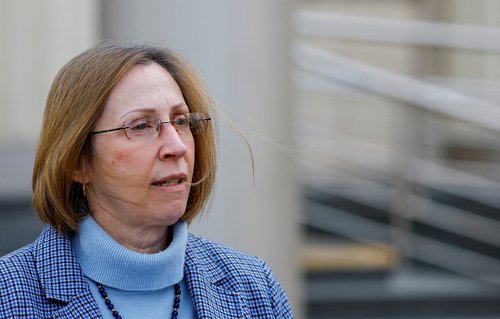 reuters, 27.6., lynne tracy