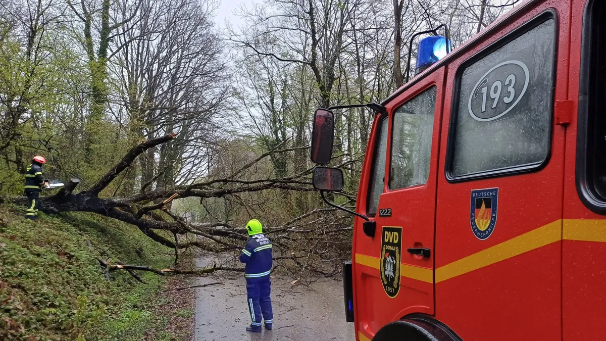 FOTO / Vatrogasci objavili koliko su intervencija dosad imali po županijama