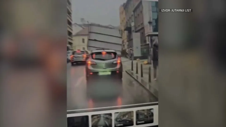 VIDEO / Apokaliptični prizori kod Vinogradske: Vjetar nosio konstrukciju na aute i prolaznike