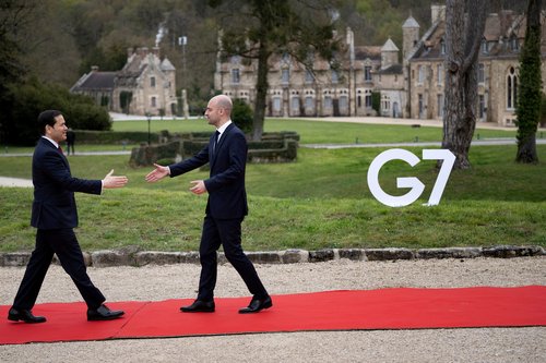 G7