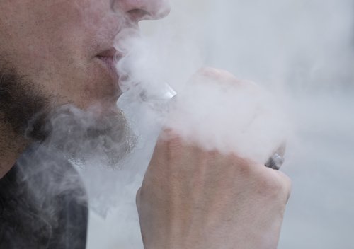 E-cigarete sve popularnije: Po emu se razlikuju od obinih i koliko su  opasne? - Vijesti iz Hrvatske, regije i svijeta - N1 info